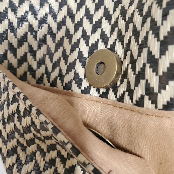 SUN 'N' SAND Black Natural Straw Crossbody - Picture 9 of 10